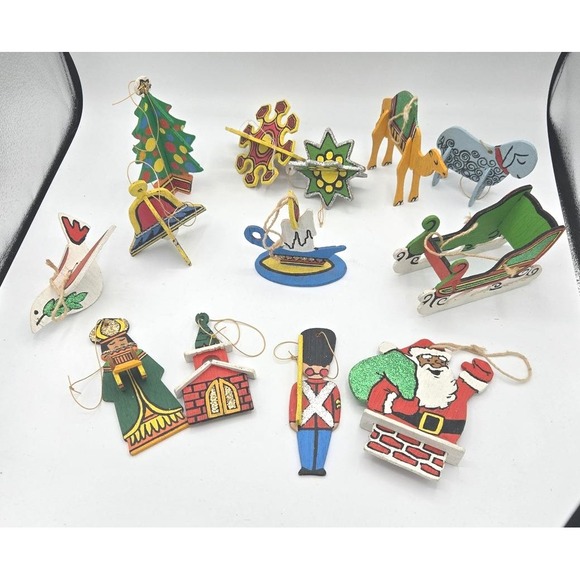 Other - Vtg 13‎ Hand-Painted Wooden Christmas Ornaments (Craft Master '72 Deluxe Set)
